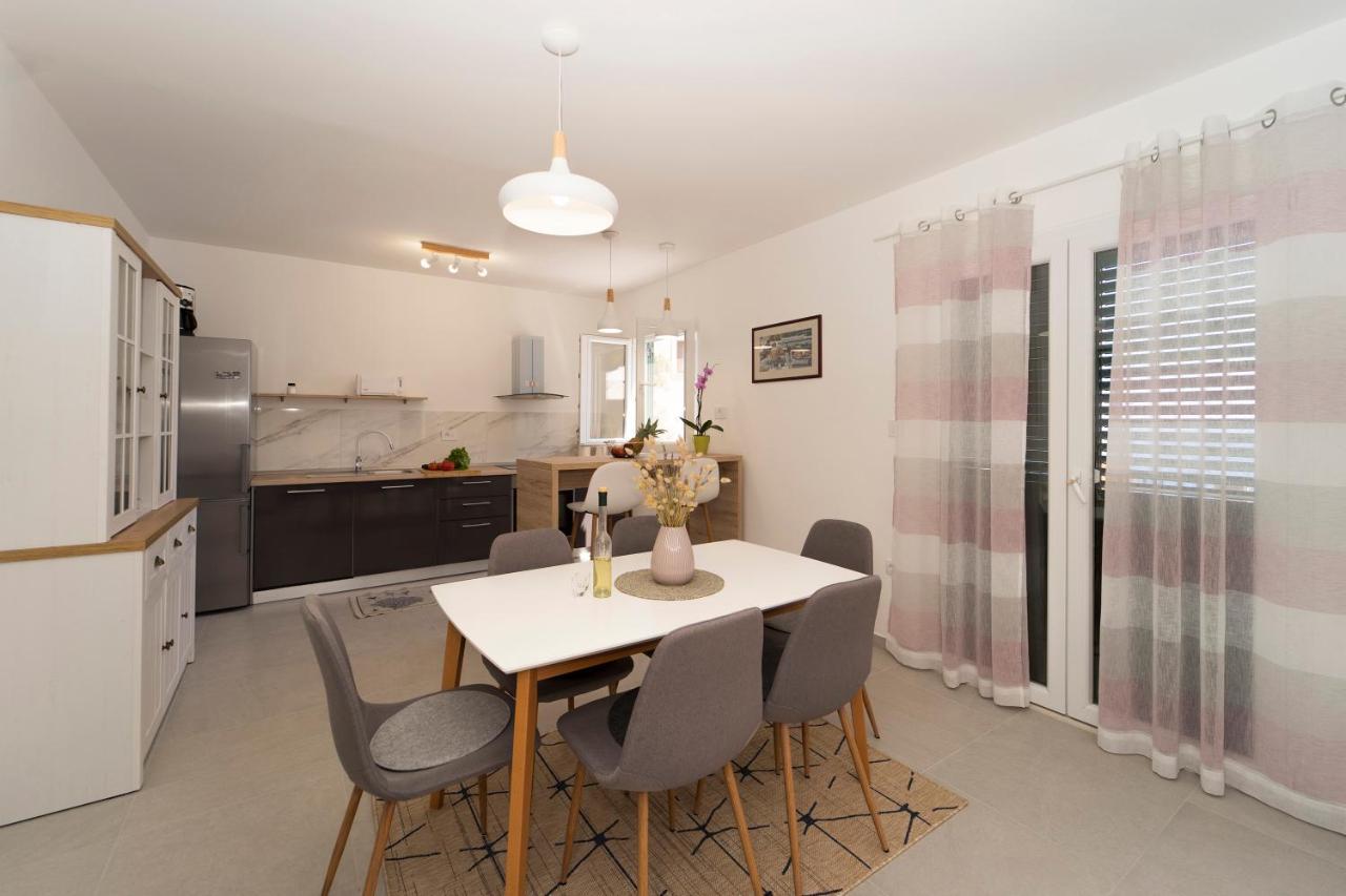 Apartments Bisko Прижба Екстериор снимка